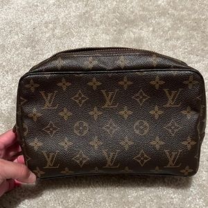 Louis Vuitton Clutch (Trousse)